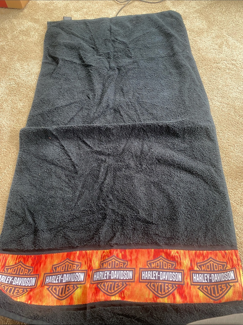 Harley-Davidson Black Towels with Orange Flame Bar & Shield Trim - used - Picture 6 of 7